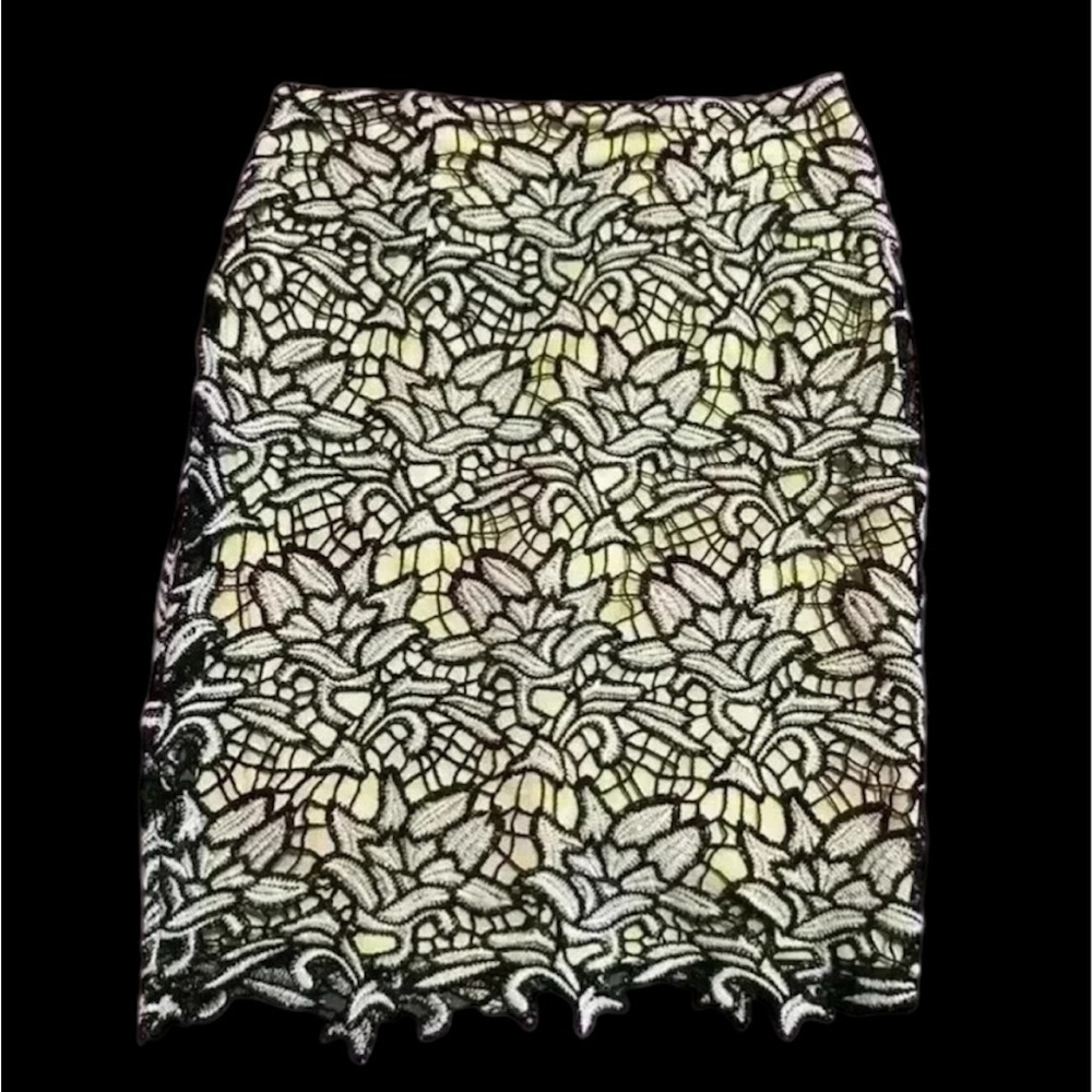 Adiva lace skirt black and beige  size small